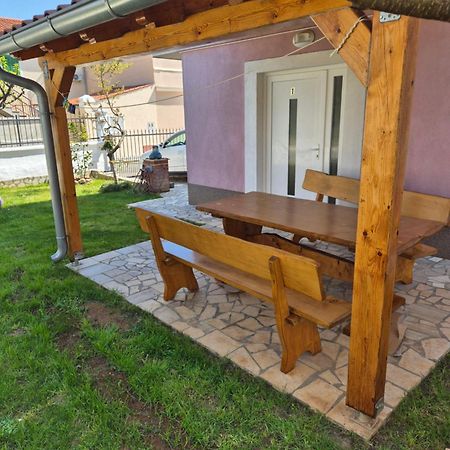 Jan 1 Apartment Пула Екстериор снимка
