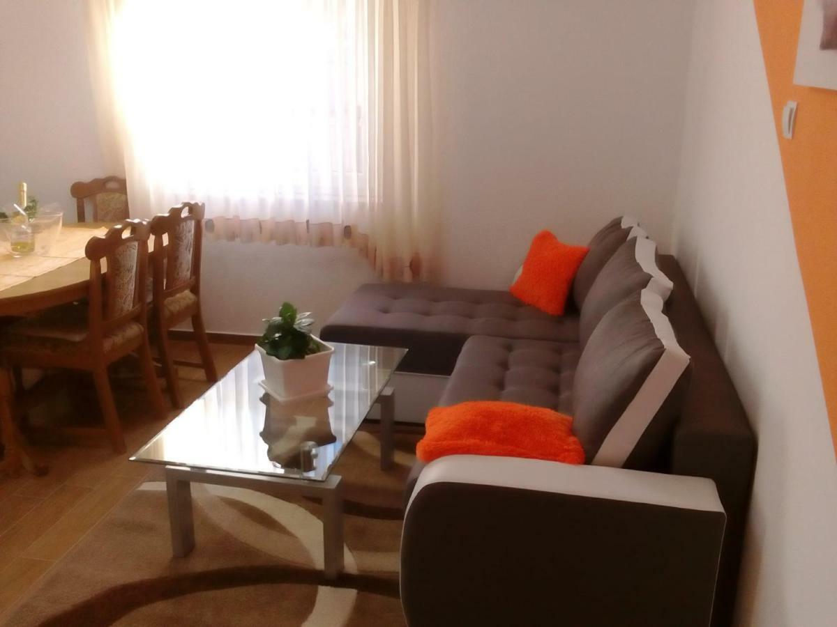 Jan 1 Apartment Пула Екстериор снимка