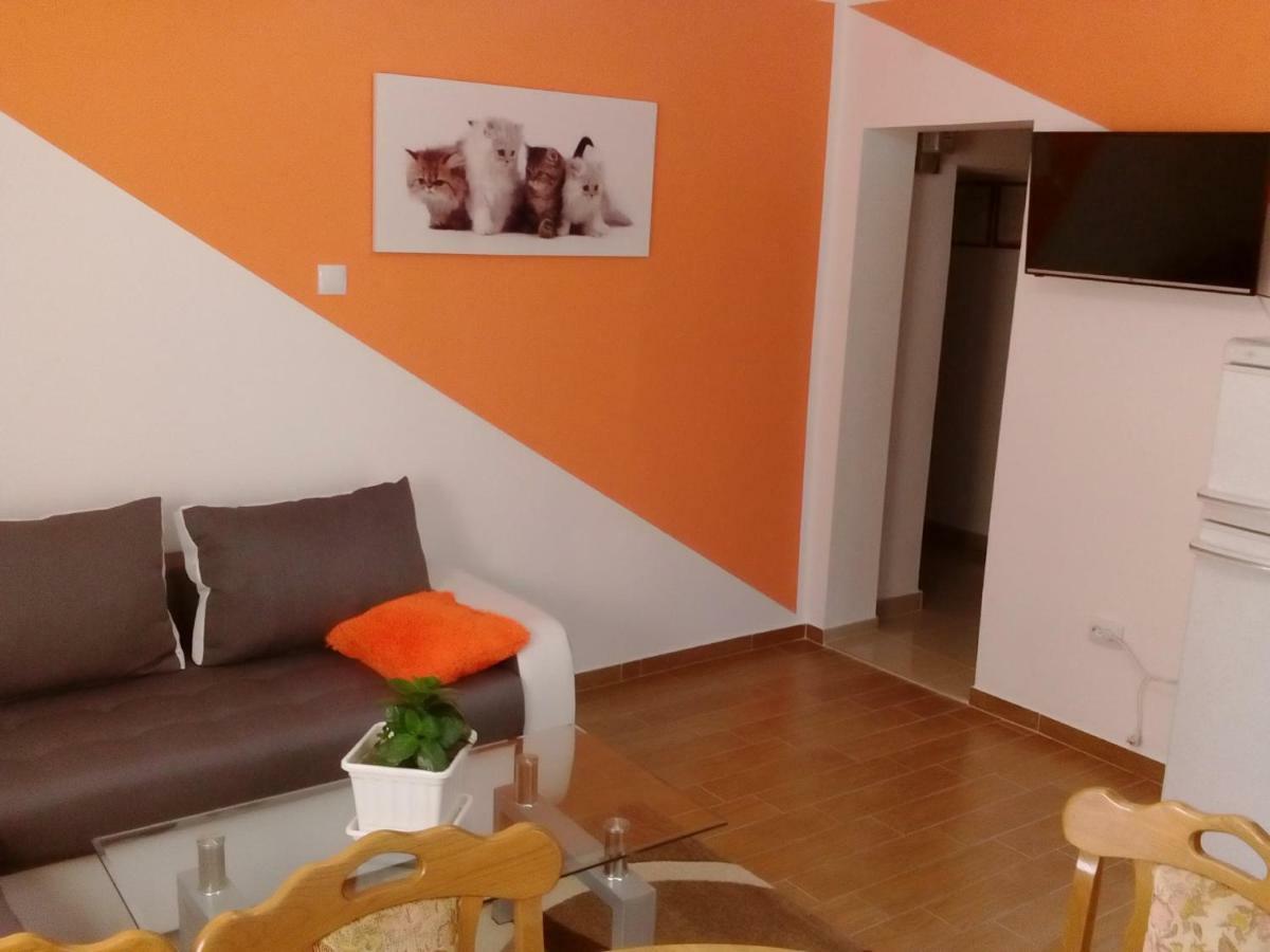 Jan 1 Apartment Пула Екстериор снимка